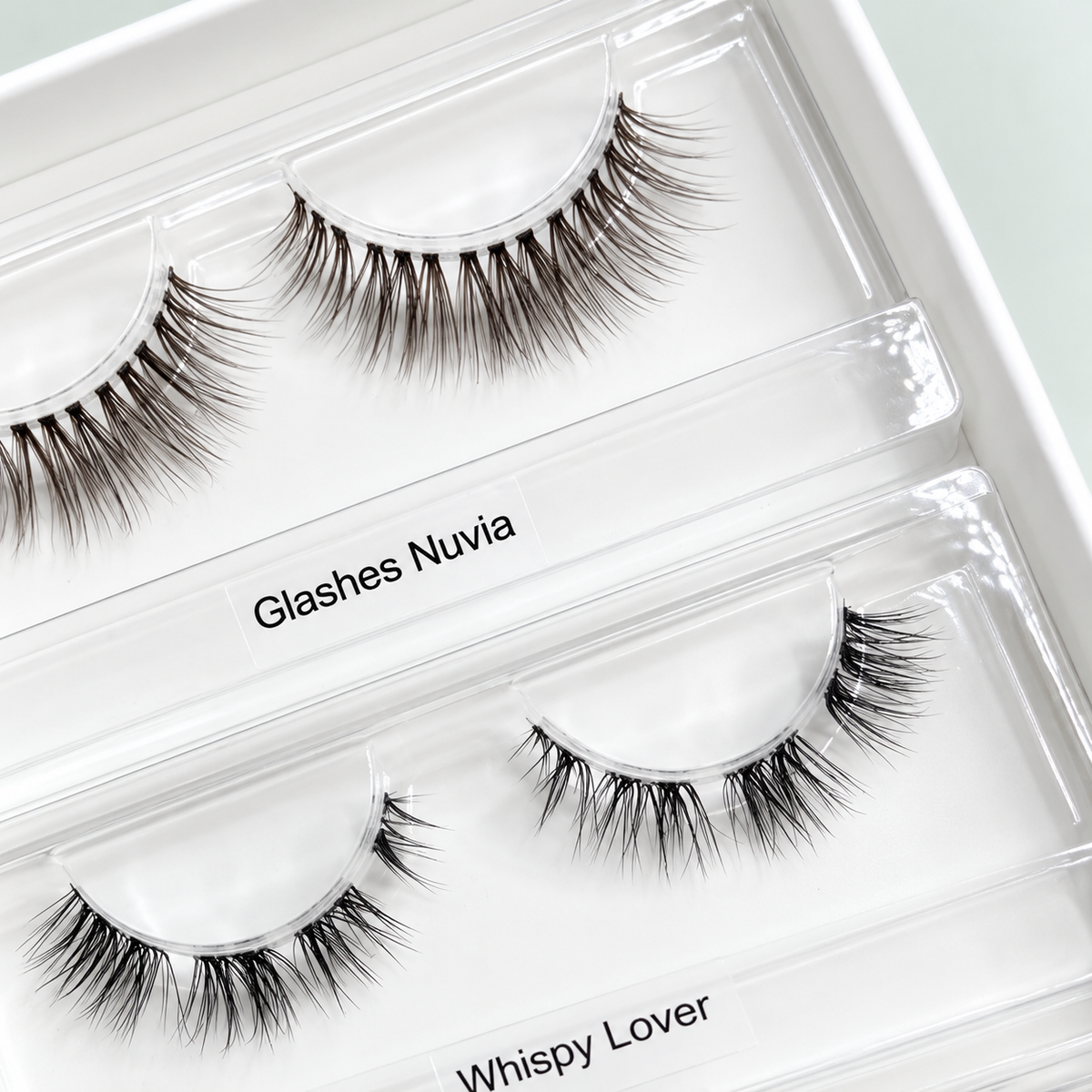 Glashes All Day Box – Nahaufnahme der geöffneten Mixbox mit Nuvia Braun und Whispy Lover