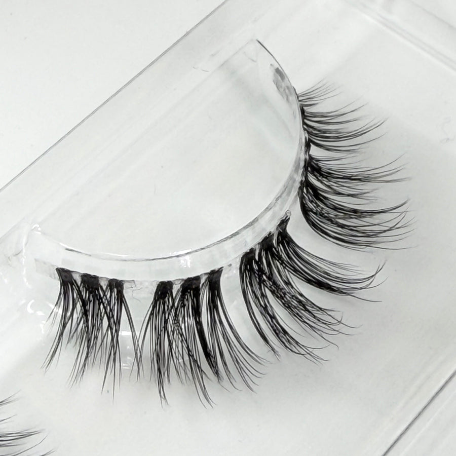 Glashes Fairytale DIY Wimpern Nahaufnahme — Fasern und Band im Detail