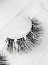 Endless Glashes DIY Wimpern Nahaufnahme — Fasern und Band im Detail