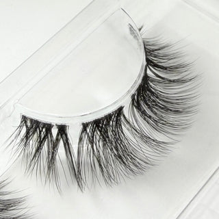 Fluff & Fabulous DIY Wimpern Nahaufnahme — Fasern und Band im Detail