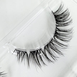 Hypnotic Eye DIY Wimpern Nahaufnahme — Fasern und Band im Detail