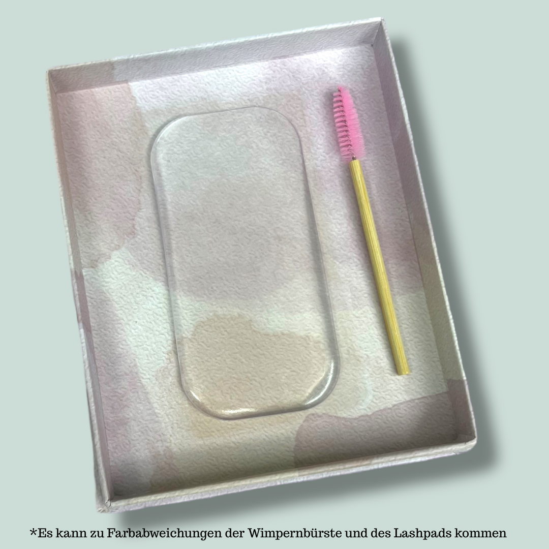 Lashpad mit Box und Wimpernbürste