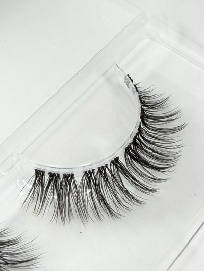 Sweet Flutter DIY Wimpern Nahaufnahme — Fasern und Band im Detail