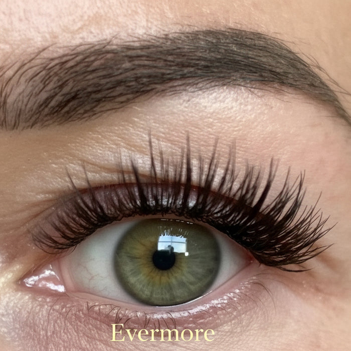 Evermore DIY-Wimpern von Glashes – Tragebild am Auge