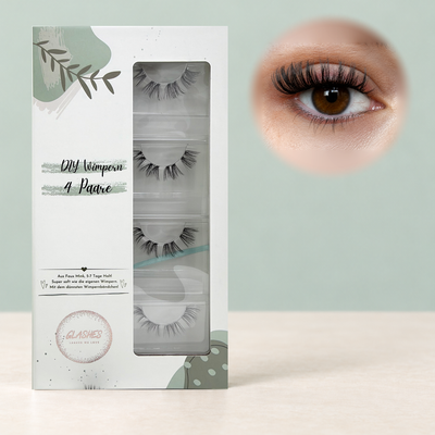 Wonderwoman DIY-Wimpern von Glashes – geschlossene 4er-Box mit Tragebild am Auge