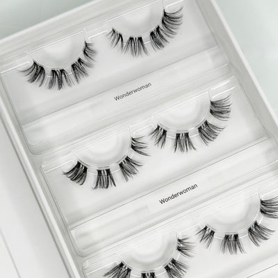 Wonderwoman DIY-Wimpern von Glashes – Wimpern in der offenen Box, Nahaufnahme