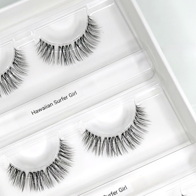 Hawaiian Surfergirl (Dolleye) 10-12mm CC-Curl – Nahaufnahme der Wimpern in der geöffneten Box