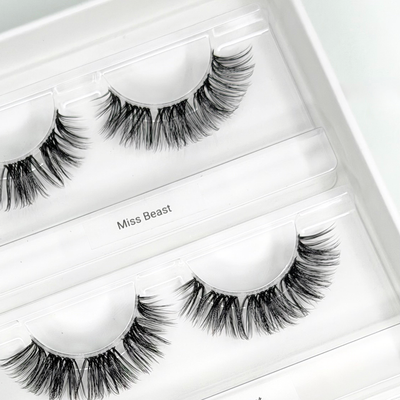 Miss Beast (Dolleye 15-16 mm D - Curl) – Nahaufnahme der Wimpern in der geöffneten Box