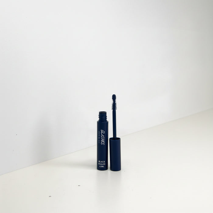 Glashes Schwarzer Sealer — DIY Wimpern länger halten