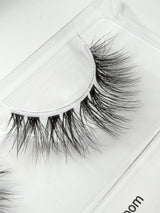 Silky Bloom DIY Wimpern Nahaufnahme — Fasern und Band im Detail